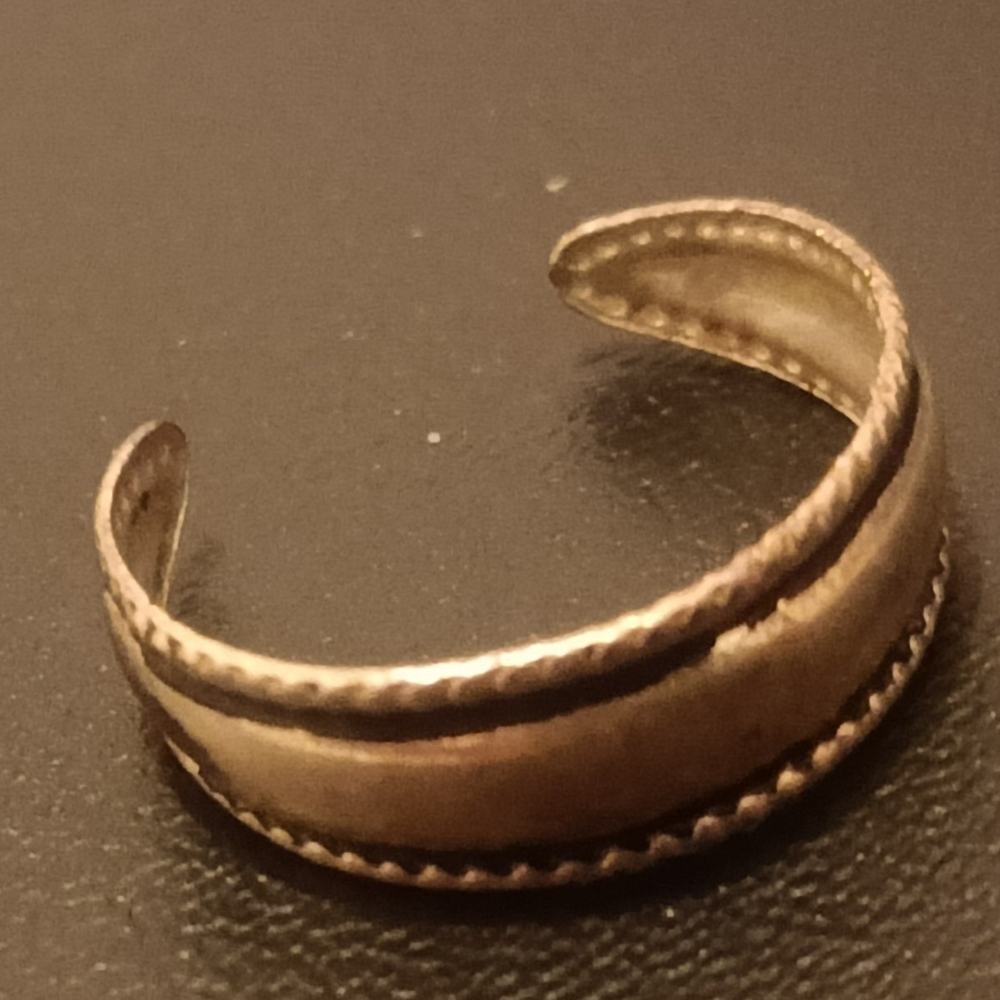 Elegant Silver Open Ring